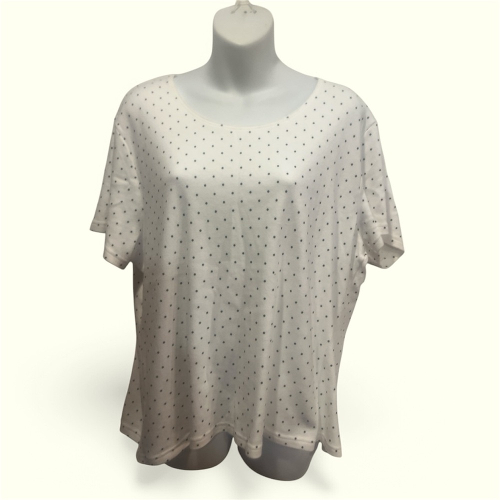 Karen Scott Short sleeve Polk a dot.  Size XL.